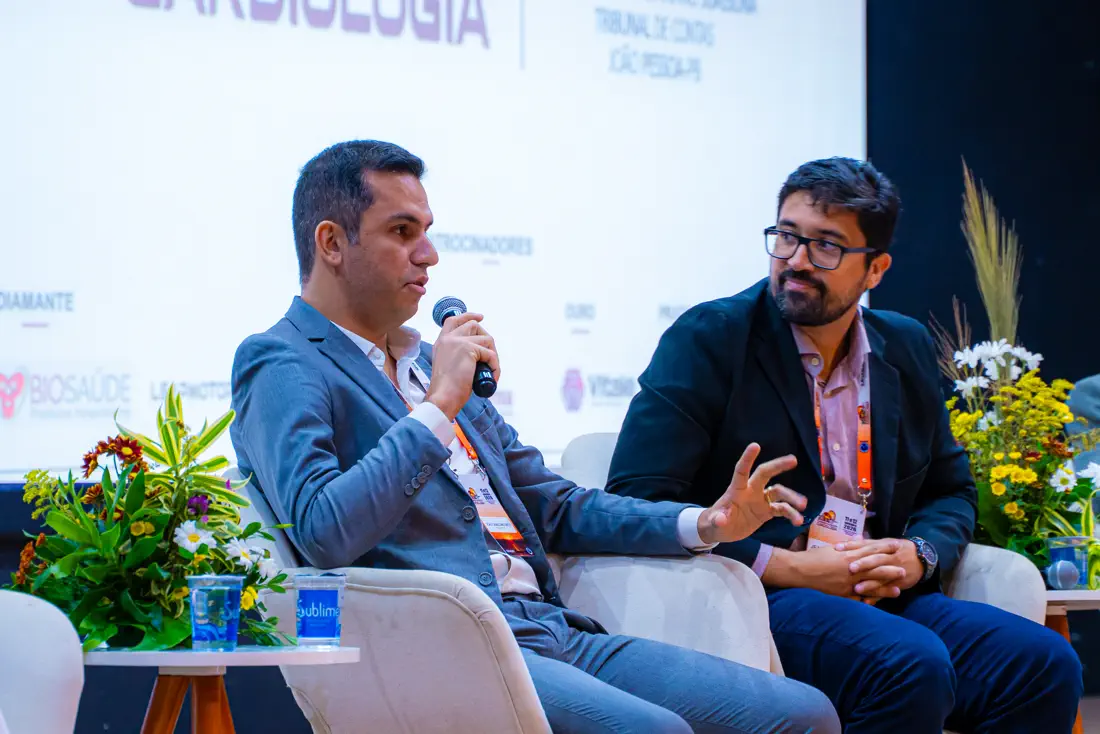 Dr. João Cavalcanti Neto em palestra no congresso